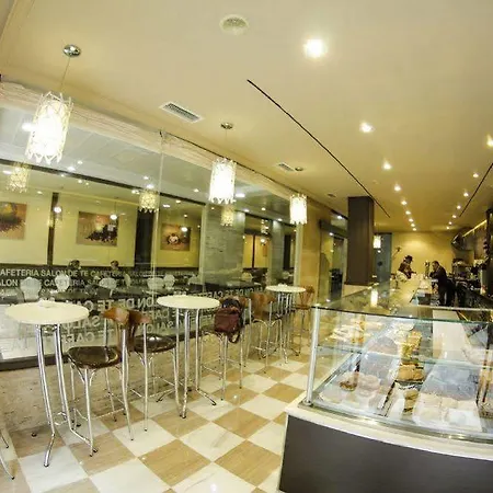 מלון Centro